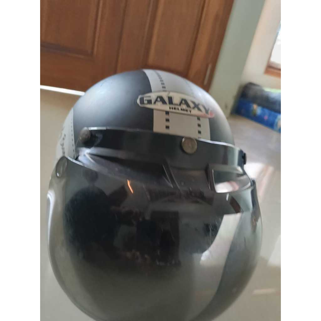 HELM BOGO GALAXY HELMET - PRELOVED MINUS PECAH KACA BAGIAN PENGAIT ATAS SEPERTI DI GAMBAR NOMER 3 - 