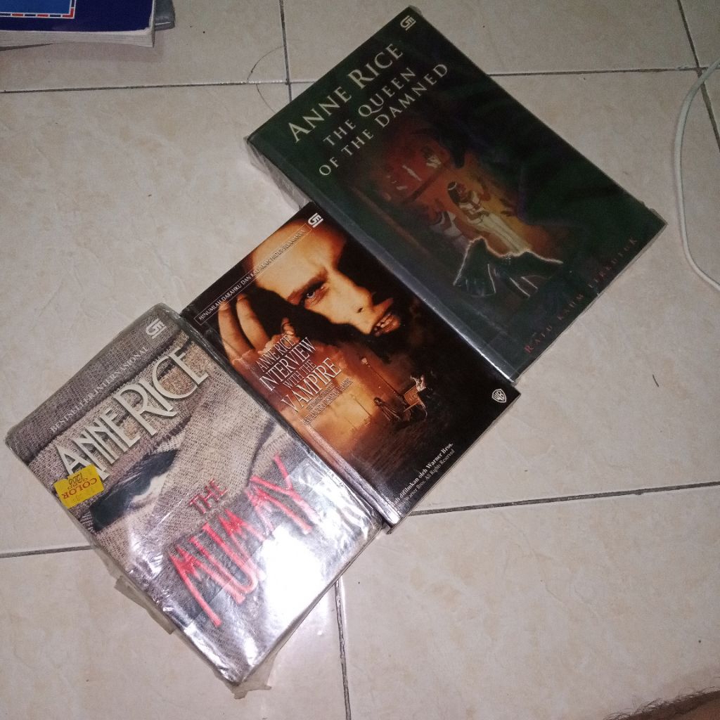 Novel Anne Rice: Mummy, Interview Vampire, Queen Damned