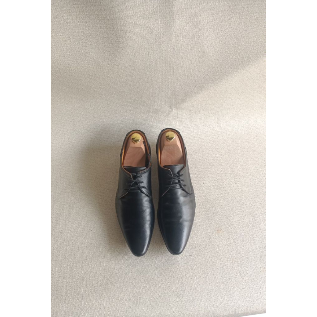 Sepatu Second Branded London Shoes size 41/42