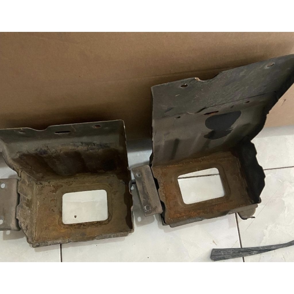 dudukan aki futura/colt ss ori copotan