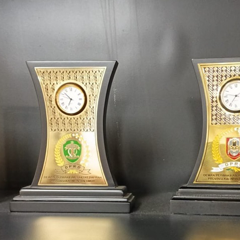 Plakat Kayu Logam + Jam