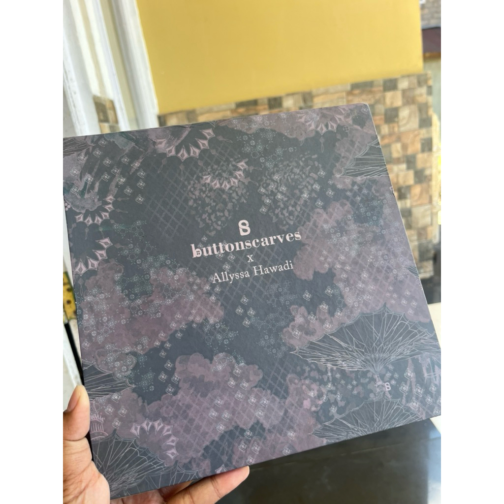 medina series 1 Buttonscarves