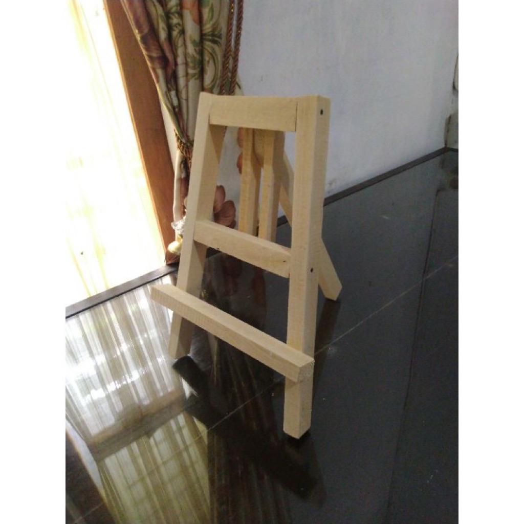 EASEL TRIPOD