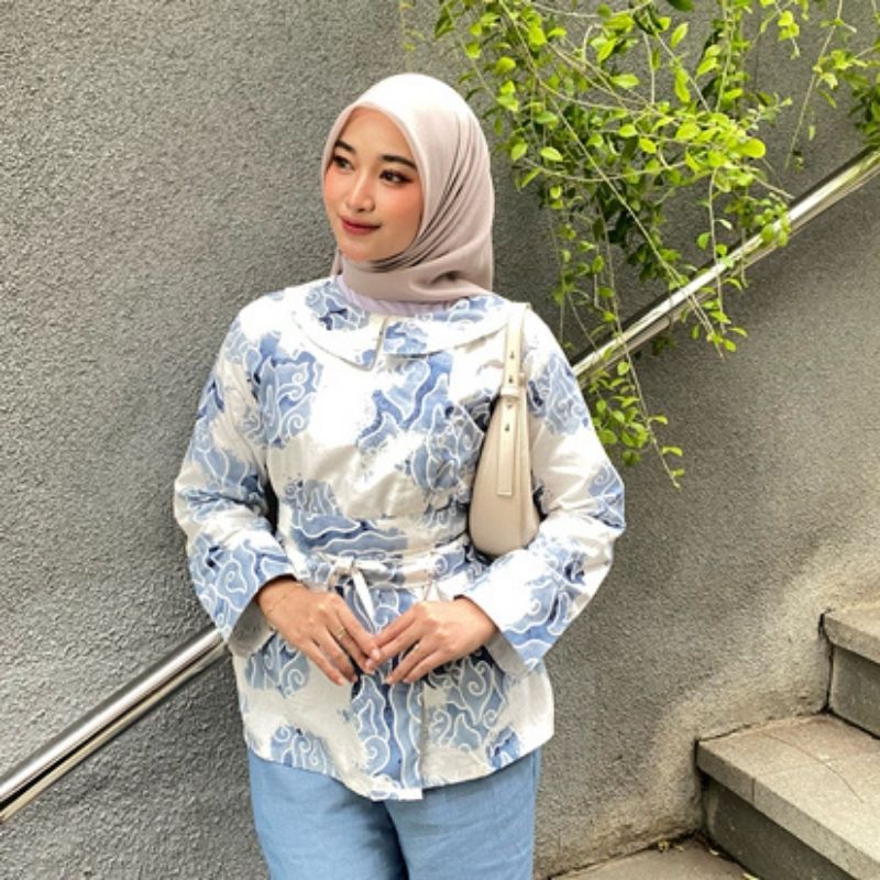 BATIK TRUSMI Atasan Wanita Blouse Batik Motif Mega Mendung Bumi Obi Mop Biru