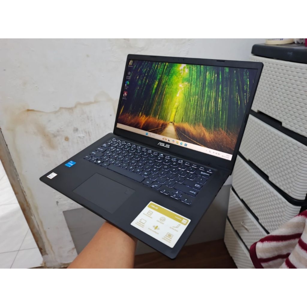 AsusVivobookX415EAintelcorei3generasi11RAM8GBSSD256GB