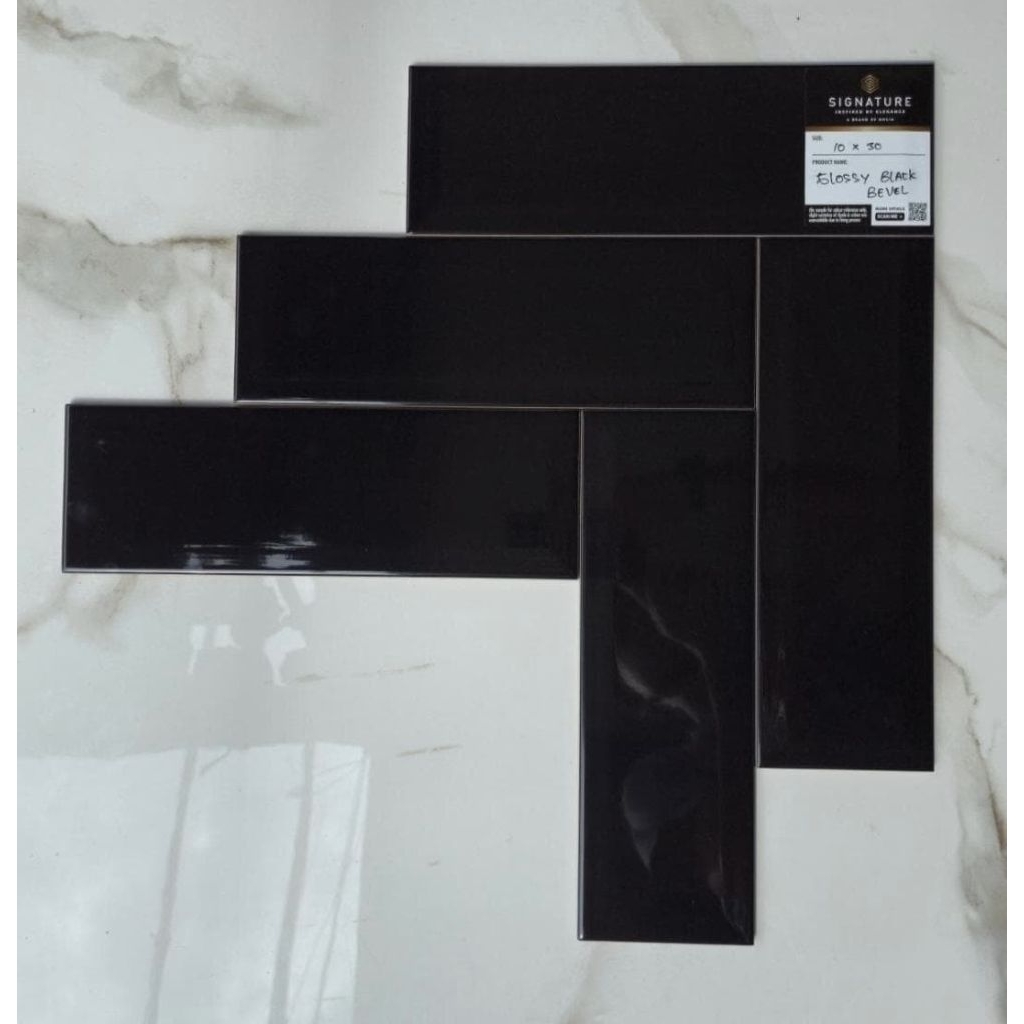 Keramik Subway Hitam Bevel Signature 10x30 Glossy Black Bevel