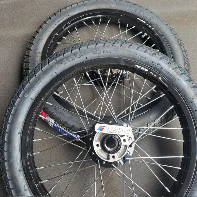 VELG V ROSSI SET TROMOL BAN JARI JARI RX KING RING 18 HITAM GLOSSI UKURAN 18/185 - 18/160 VELG RX KI