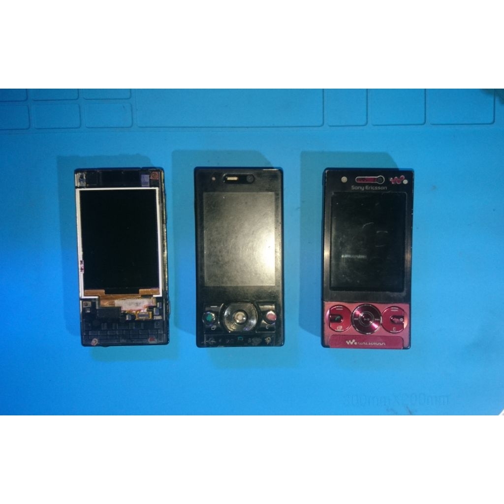 SONY ERICSSON  W705 & G705 (BAHAN MINUS)