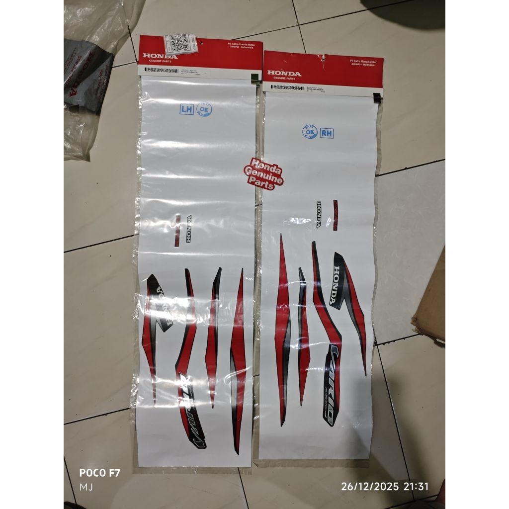 871X0K60B60ZDL &  871X0K60B60ZDR / STRIPE SET KIRI KANAN VARIO 125 LED NEW