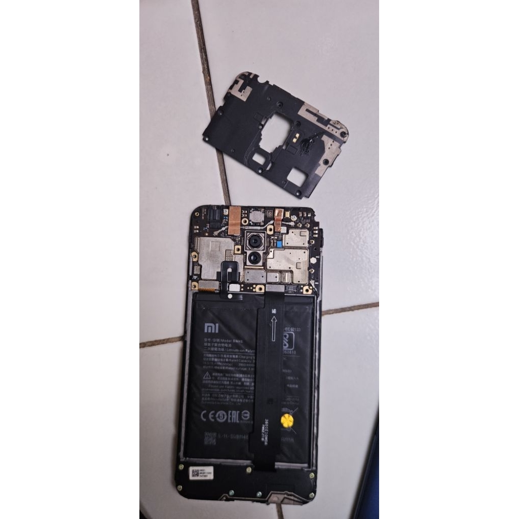 Mesin Poco Phone F1 bekas dan onderdilnya