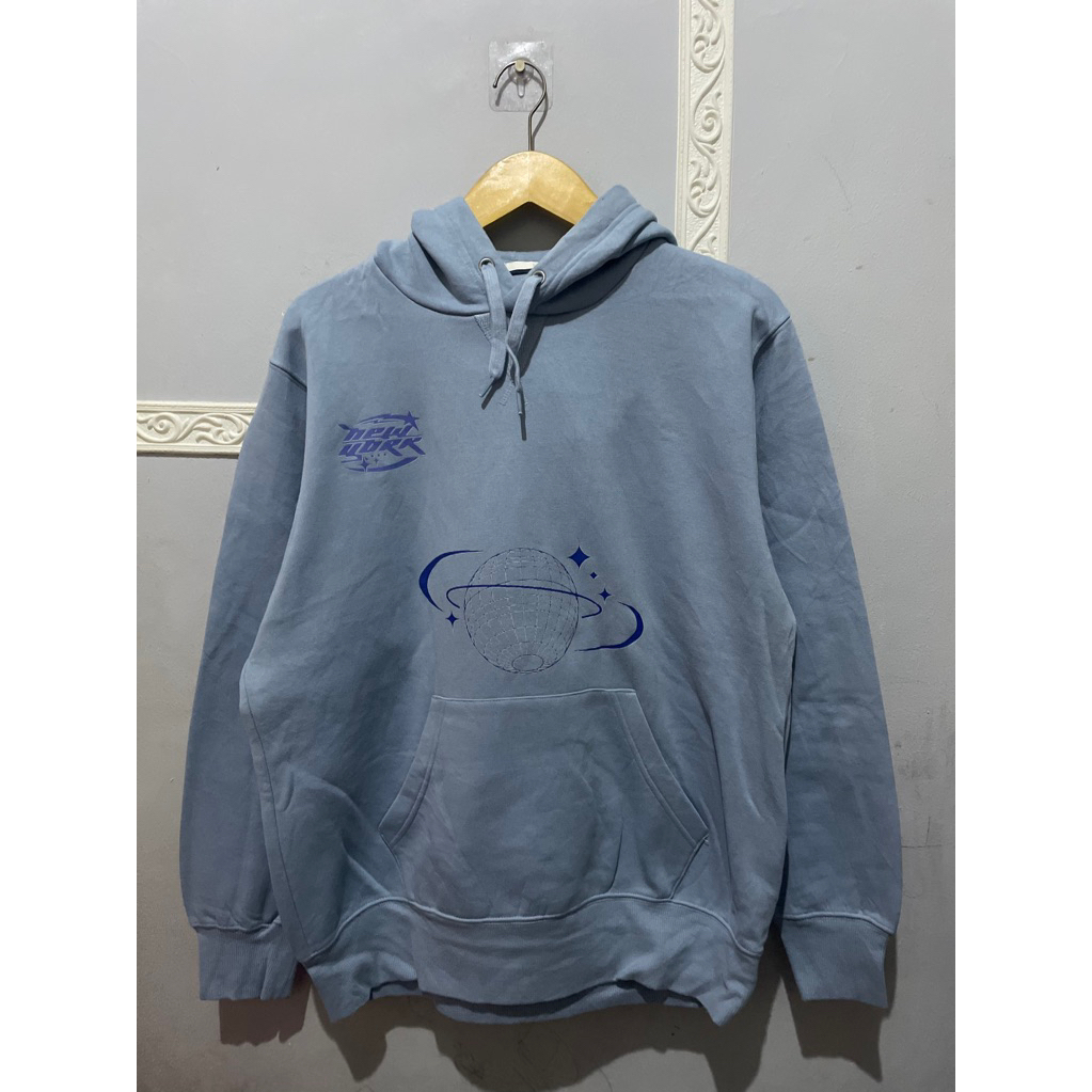Hoodie GU Biru Muda Skena