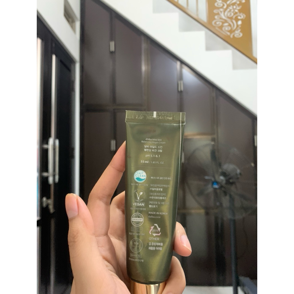 Preloved moisturizer d'alba vegan cream