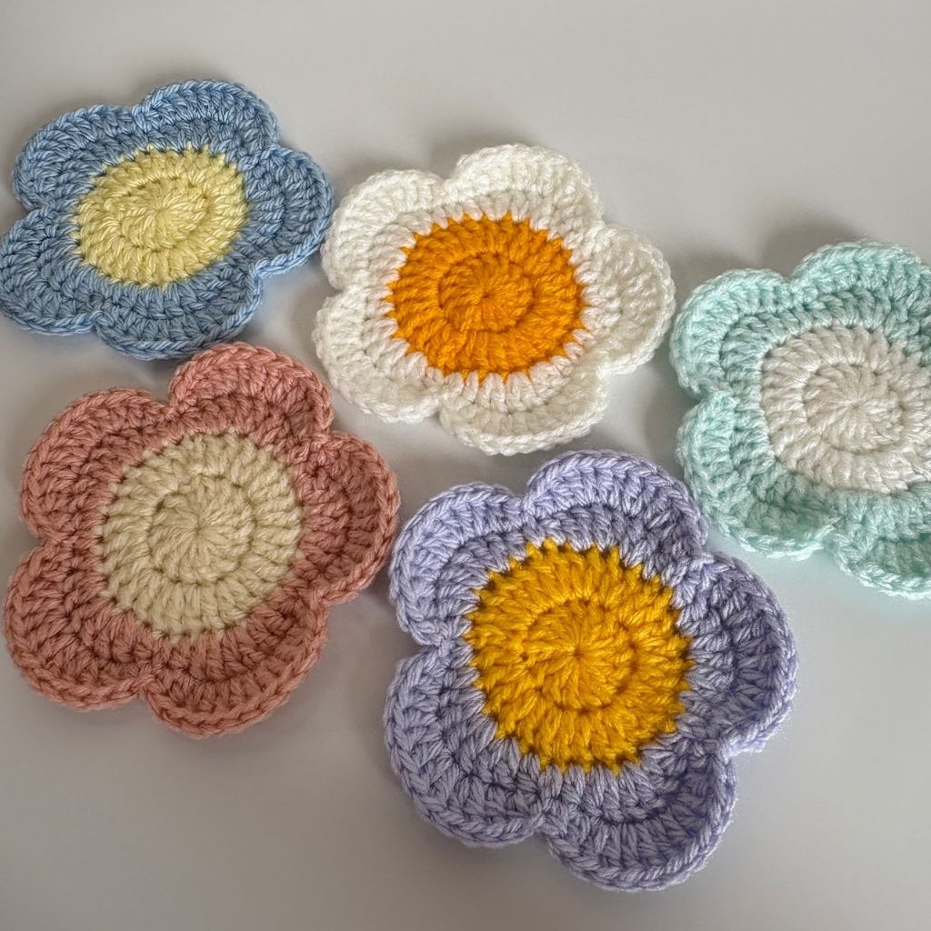 Tatakan gelas motif bunga