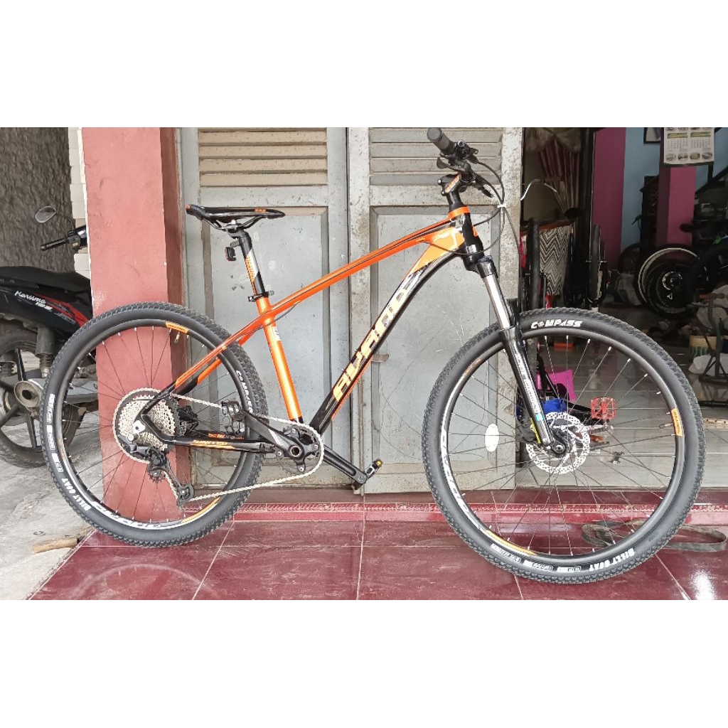 frame mtb 27,5 alloy size s muat roda 29x220 tapper TA 12x148 united avand baru sebentar