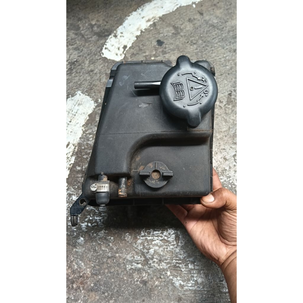 Resirvoir Peugeot 406 D8