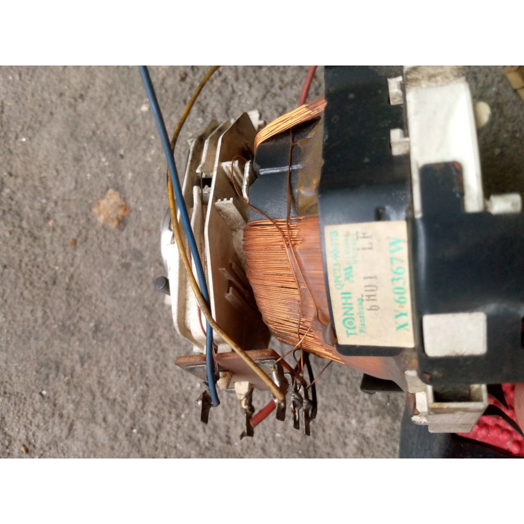 Yoke, konde TV tabung cembung 14inc merk cina, normal.