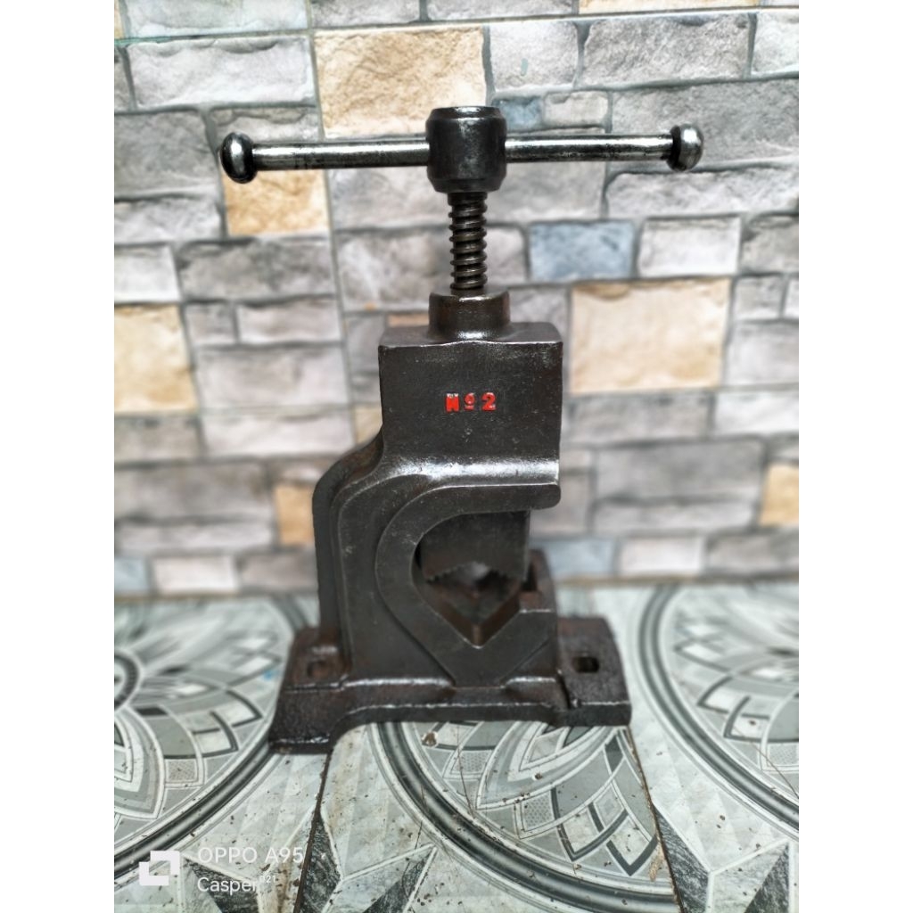 Ragum Pipa Jadul Antik