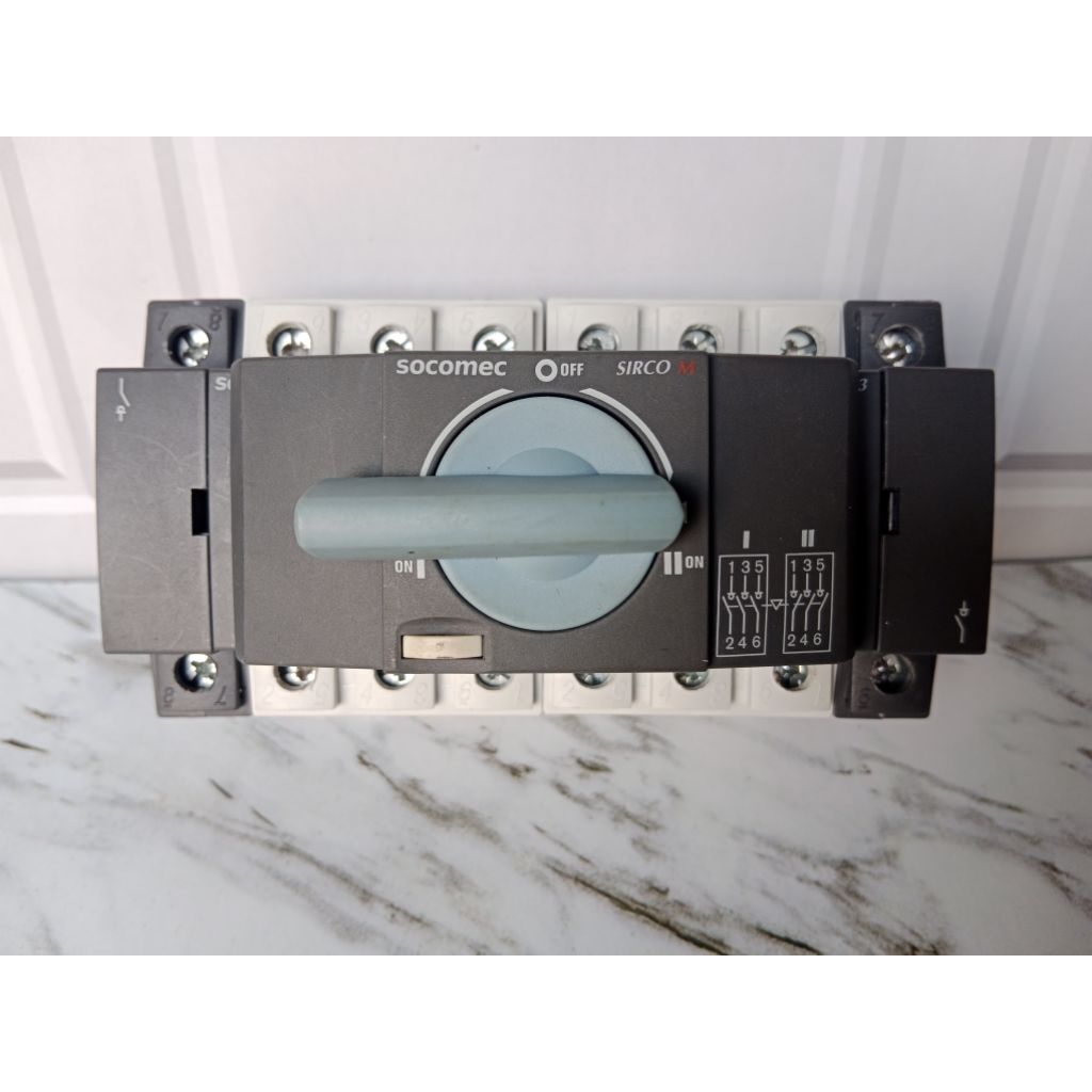 SOCOMEC SIRCO M 63A (saklar pemutus beban listrik)