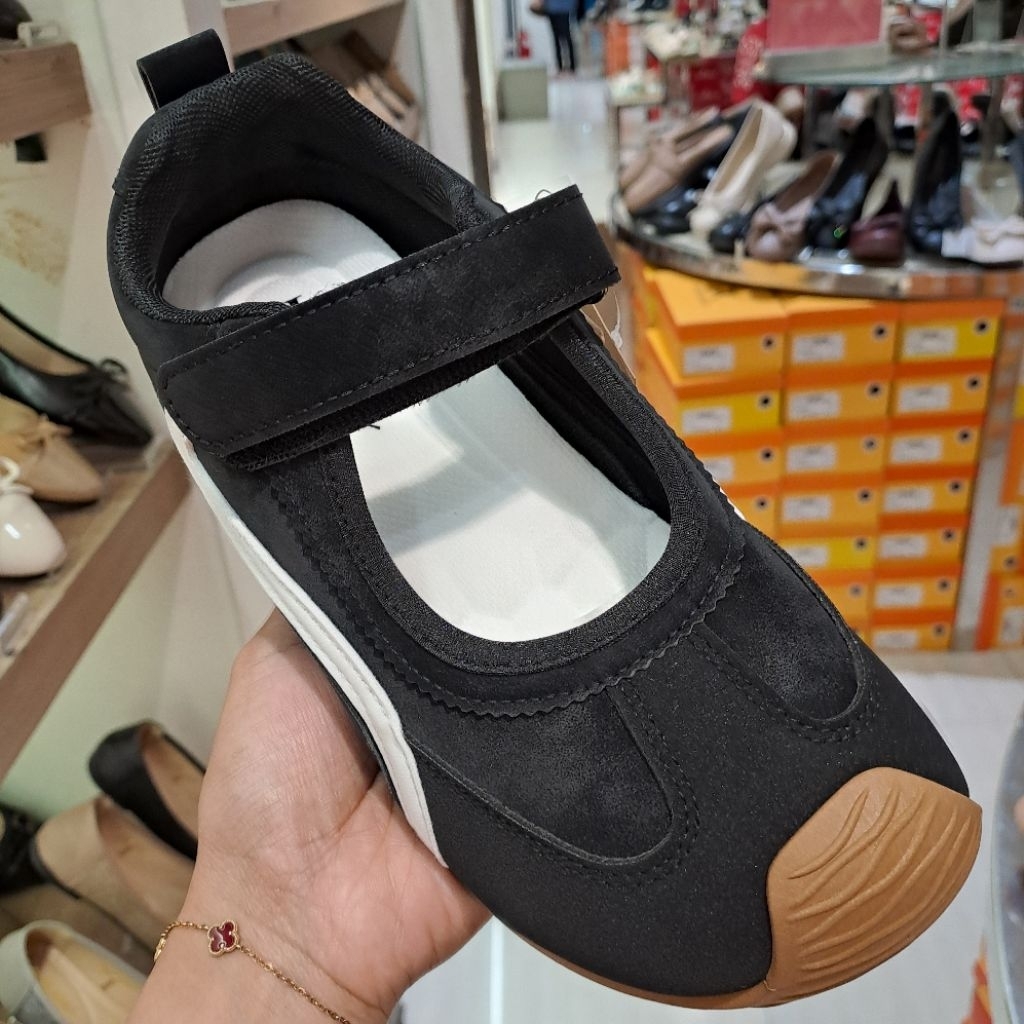 sepatu casual yongki komaladi