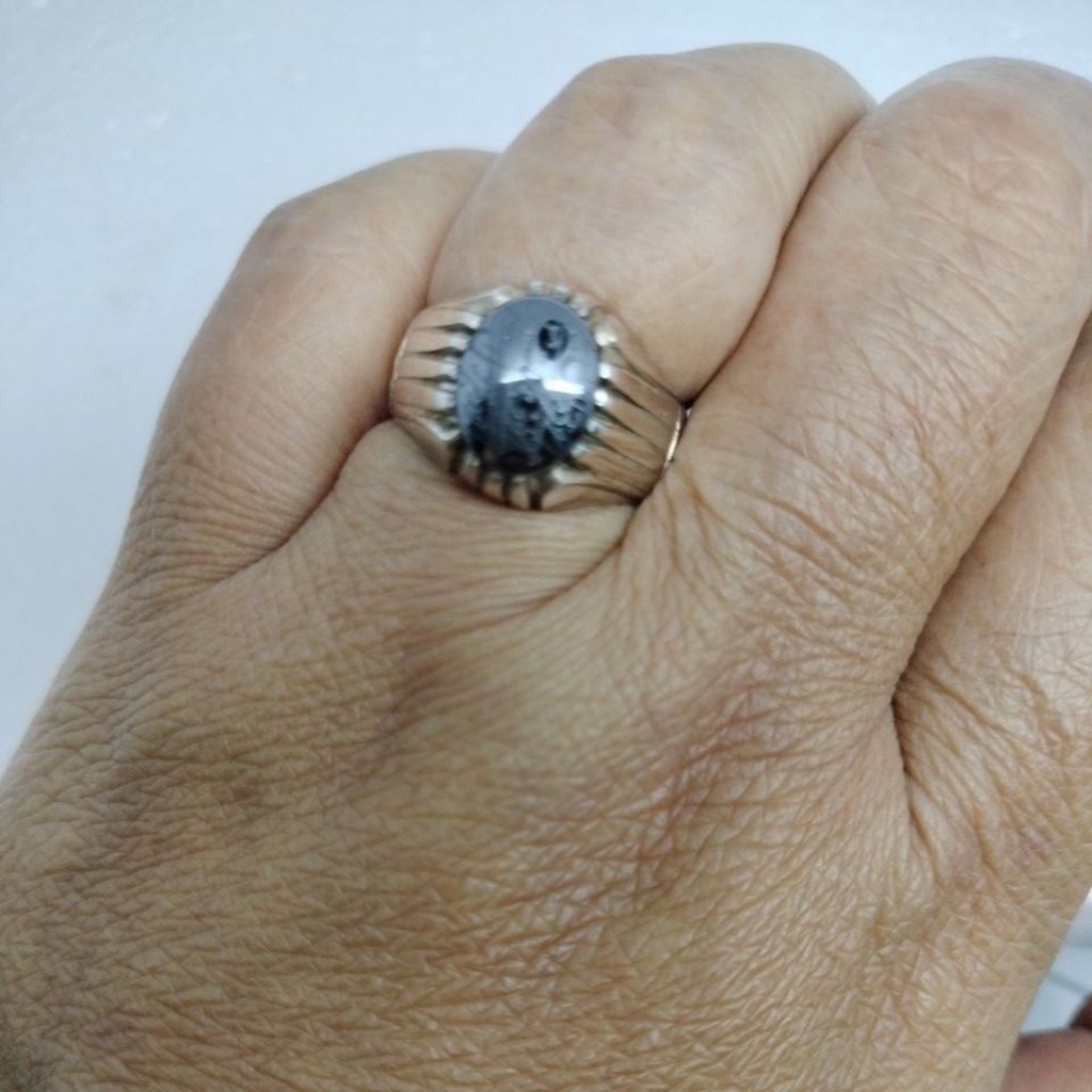 Cincin Hadidsin Hiriz Mahdi