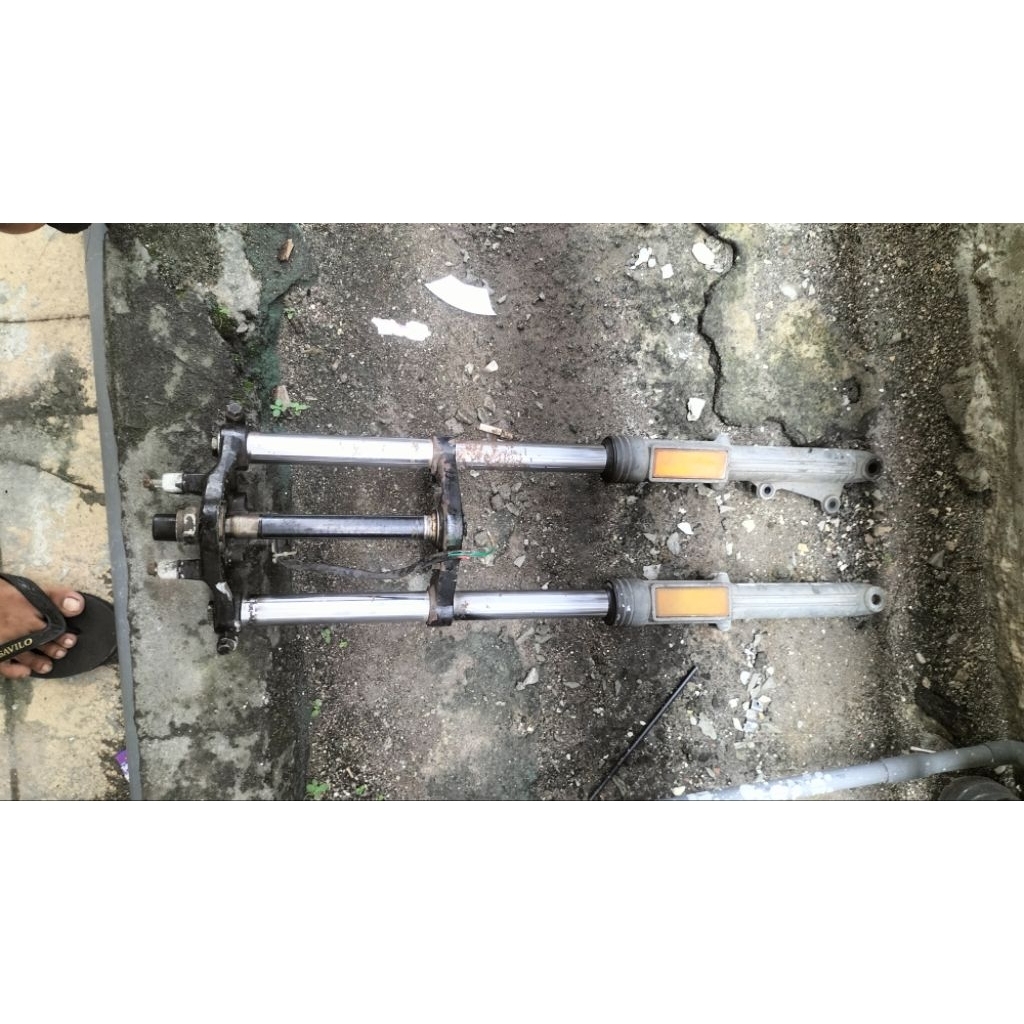 SHOK DEPAN ORI COPOTAN GL GARUDA SET SEGITIGA