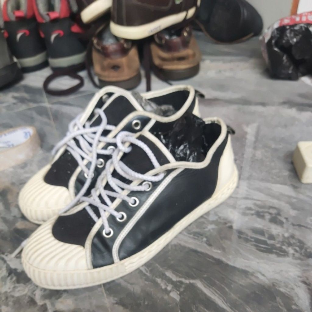 sepatu Jimmy Choo bekas zise 36 insole 23