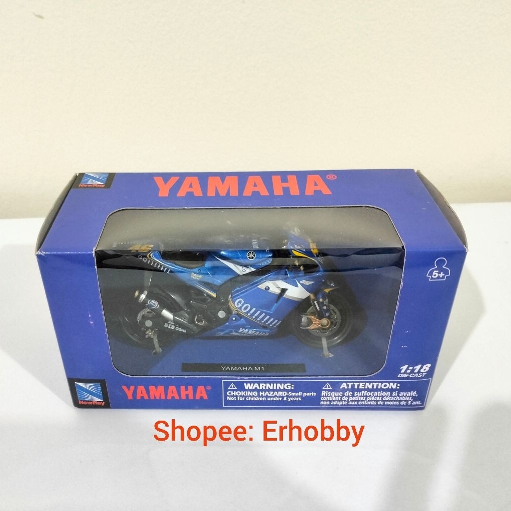 Newray Skala 1:18 MotoGP, Yamaha YZRM1 2005, Valentino Rossi #46