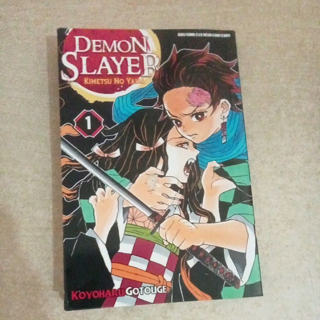 Komik DEMON SLAYER KIMETSU NO YAIBA no 1