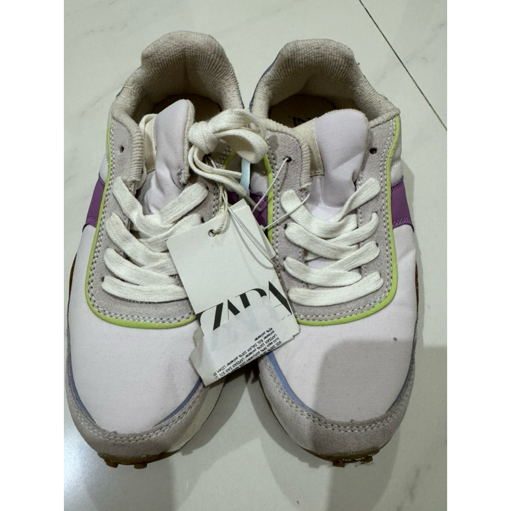 Sneakers-Zara Original. Size 36