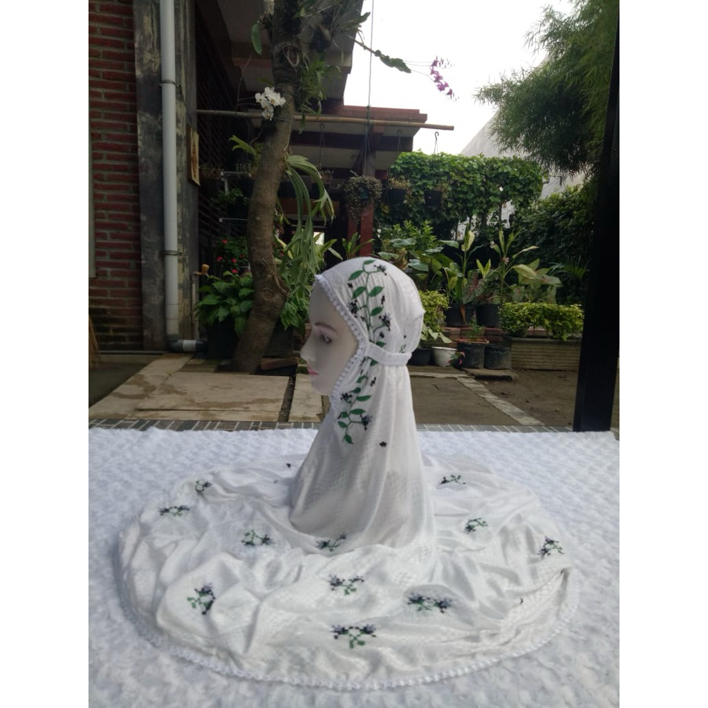 Mukena Terusan Sutra Blitz Bordir Strimin