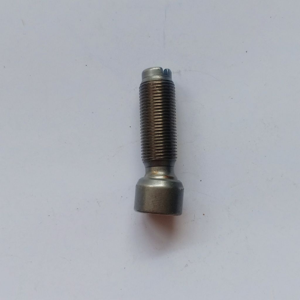 adjusting screw ( baut setel kelep) referensi no 5500500020