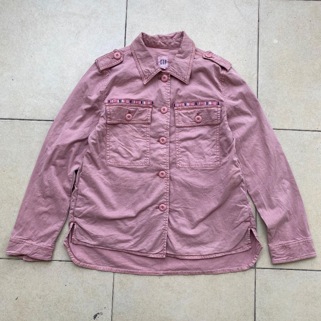 GAP long sleeve peach color denim shirt original second Bekas murah. Jual kemeja Gap original murah