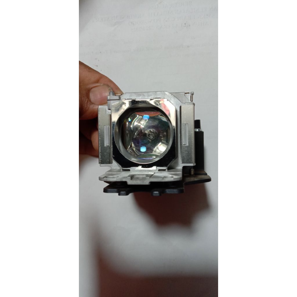 LAMPU PROYEKTOR SONY VPL DX100 DX111 DX102 DX120 DX122 DX126 DX127 DX131 LAMPU PROJECTOR SONY VPL