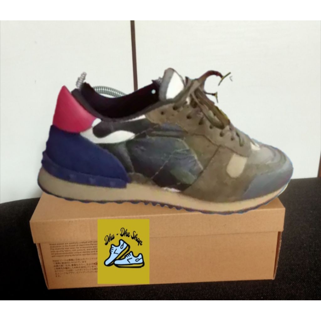 Sepatu Sneaker Valentino Garavani size 40 original itali mewah