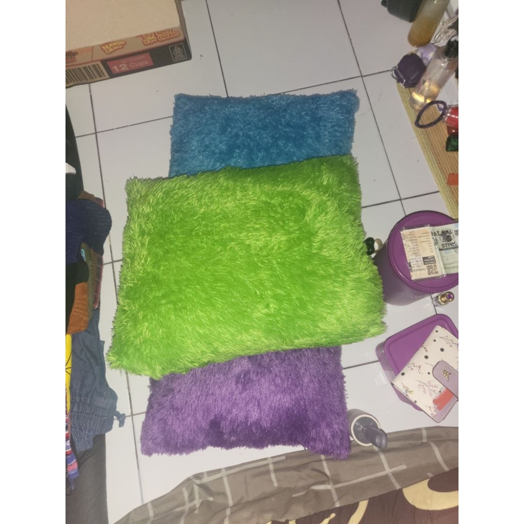 bantal sofa /bantal bulu / bantal rasfur / preloved