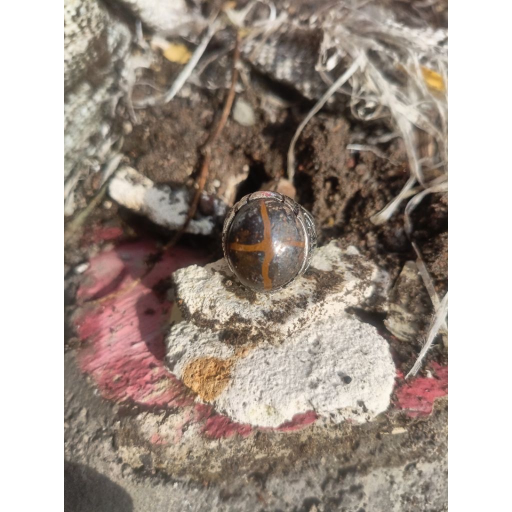 Batu badar besi tapak jalak