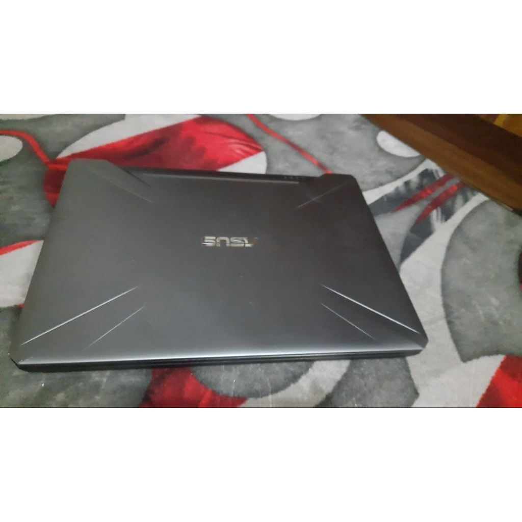 Asus TUf FX505DT. Ryzen 7 3750. Ram 8 gb ,HDD 1 TB. GTX 1650 .RGB