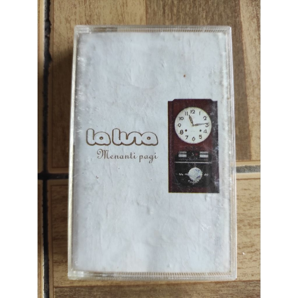 kaset pita LA LUNA "menanti pagi"