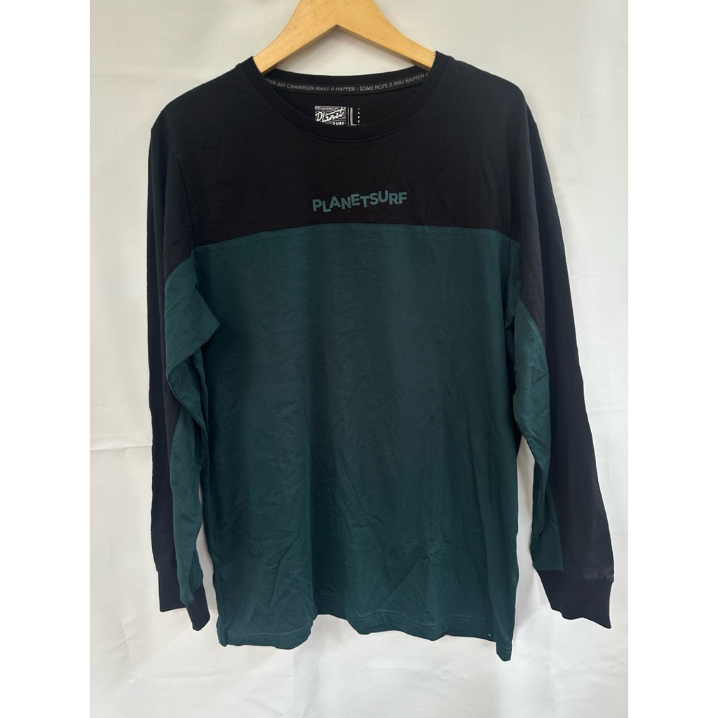 KAOS LENGAN PANJANG PLANET SURF SIZE L