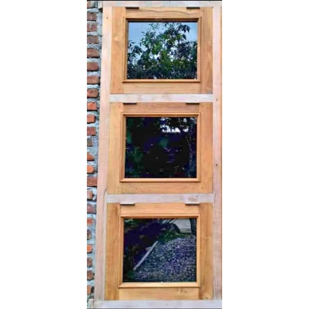 Kusen jendela kayu jati tua