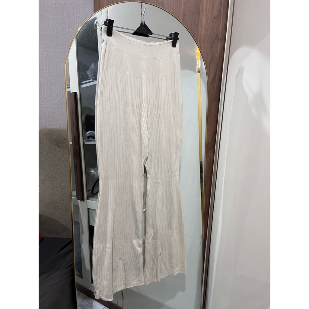 Preloved celana knit CB uniqlo