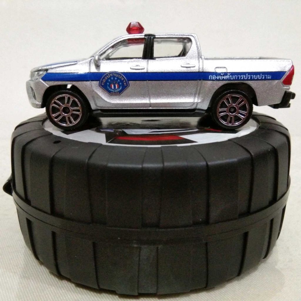 majorette toyota hilux revo