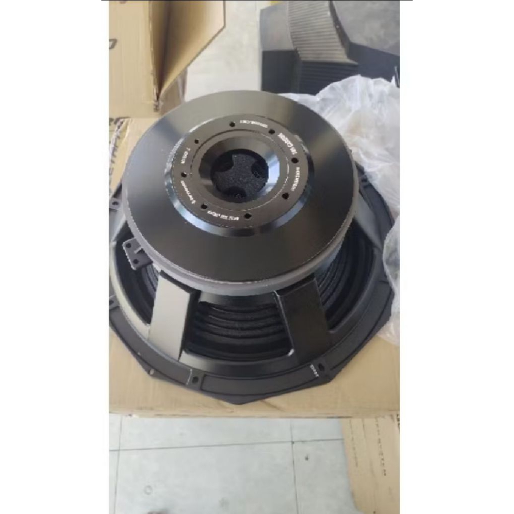 SPIKER ZETAPRO18VC5CARBON SPEAKER ZETAPRO18INCH18VC5CARBON18VC5DAUN CARBON