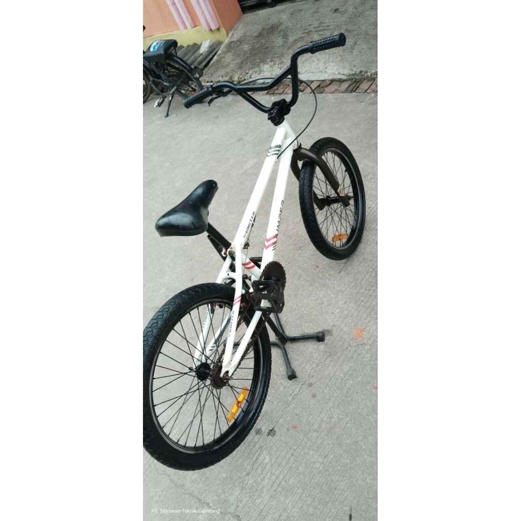Sepeda BMX Ukuran 20 merk UNITED JUMPER PARK white Sepeda Anak Free Style