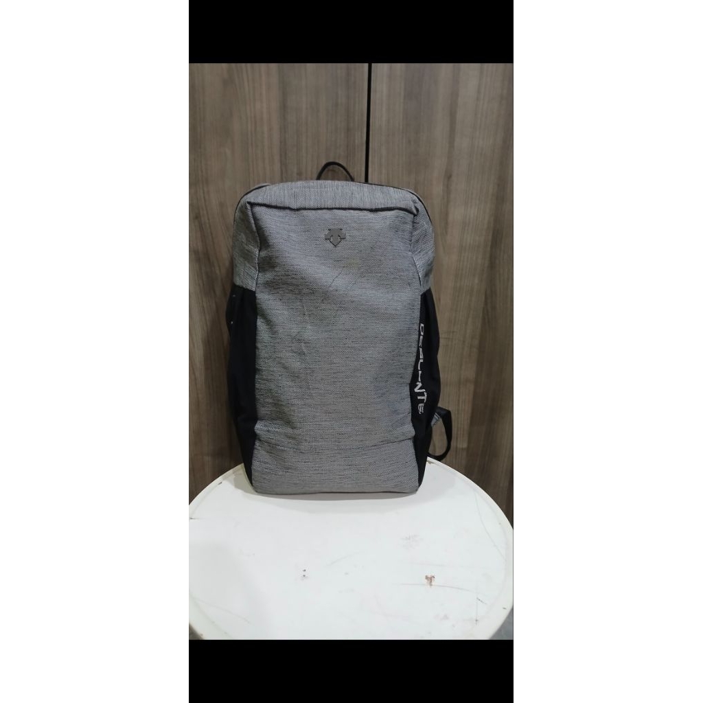 Ransel kerja second. Ransel kerja preloved. Tas ransel brand second. Tas ransel brand preloved. Rans