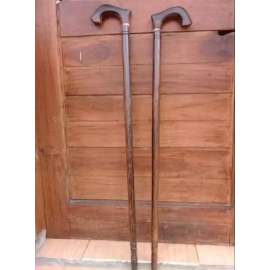 Tongkat Alat Bantu Jalan Orang Tua Kayu Aren/Ruyung