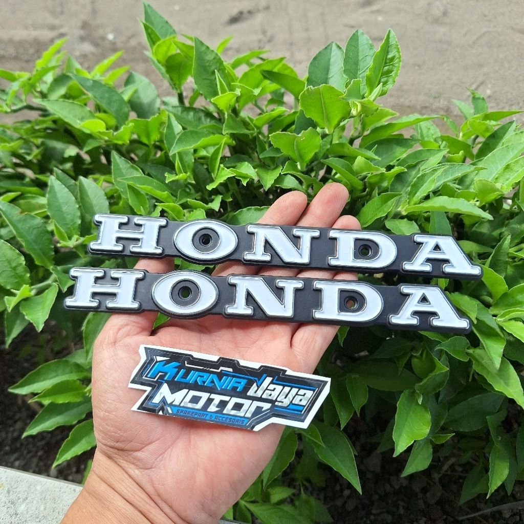 Emblem Tangki Tengki Honda CB K5 / CB Bagong Import