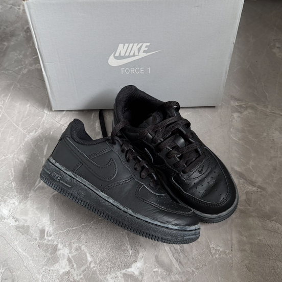NIKE AIR FORCE 1 LOW TRIPLE BLACK KIDS SNEAKERS [PRELOVED SEPATU ANAK]