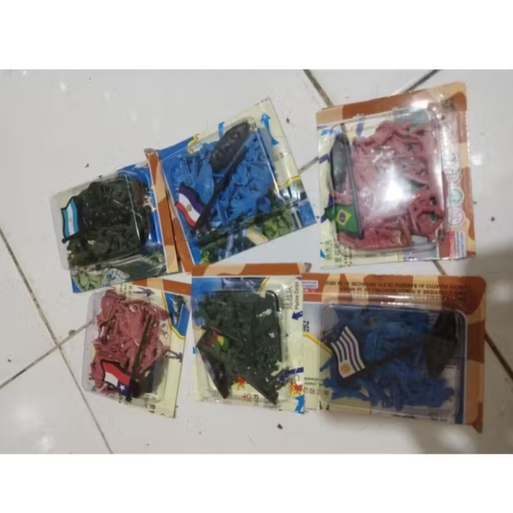 mainan tentara + bendera negara / mainan anak figure tentara 320 C