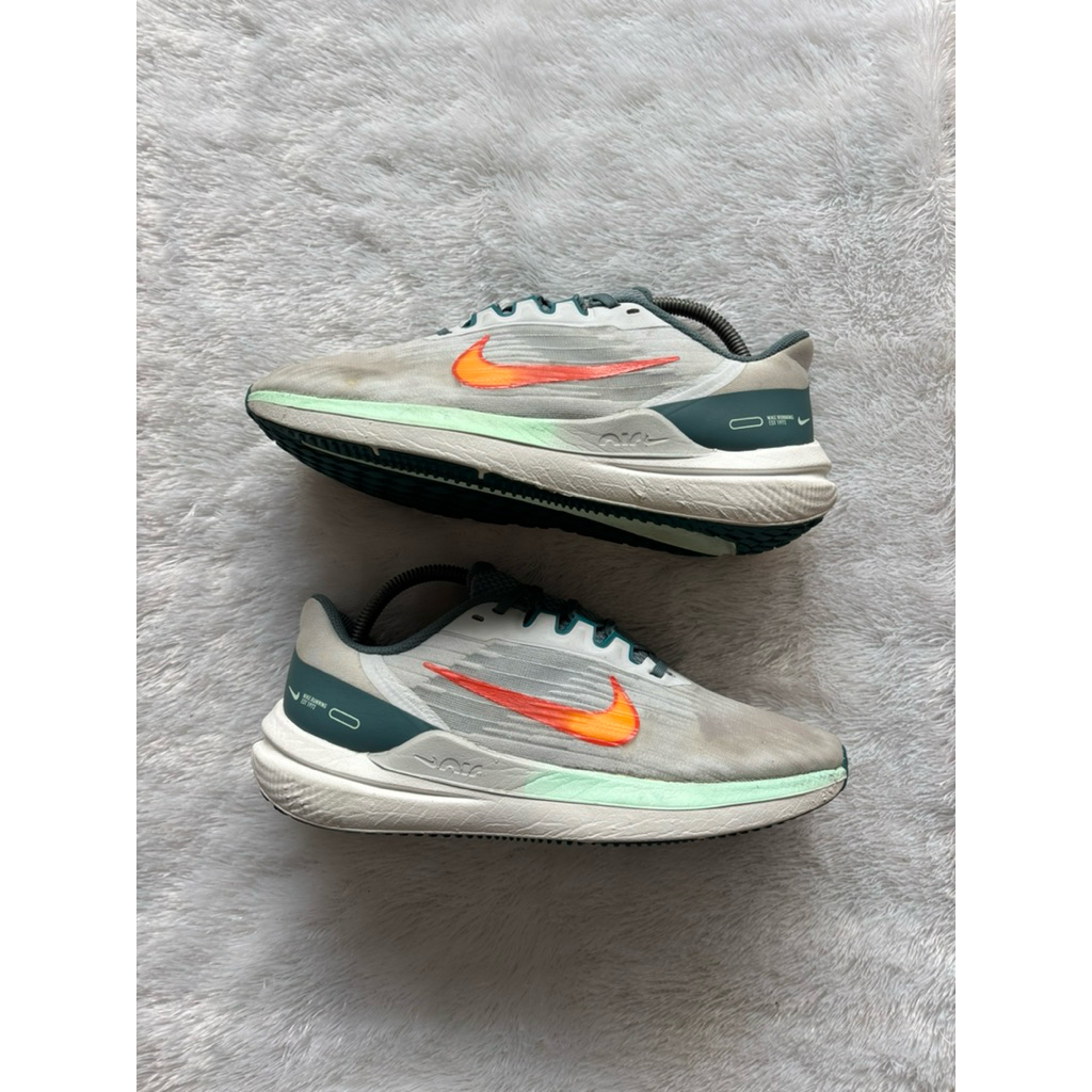 sepatu nike running air zoom winflo size 41